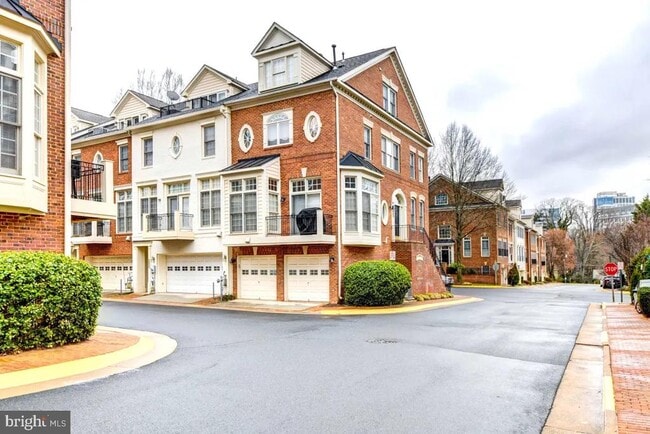 property at 1607 Seneca Ave