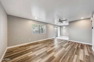 1001 N Granite Reef Rd in Scottsdale, AZ - Building Photo - Building Photo