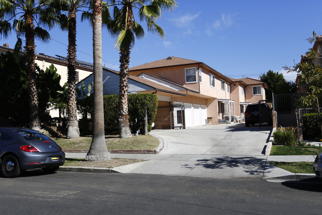 116 N Belmont St in Glendale, CA - Building Photo