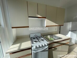 146 Oxford St, Unit 8 in Somerville, MA - Building Photo - Building Photo