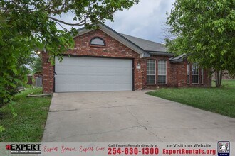 5008 Leaning Oak Dr in Killeen, TX - Building Photo - Building Photo