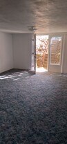 2405 Sunset Dr in Ontario, OR - Building Photo