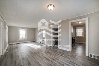 1117 Woodlawn Ct in Pekin, IL - Building Photo - Building Photo