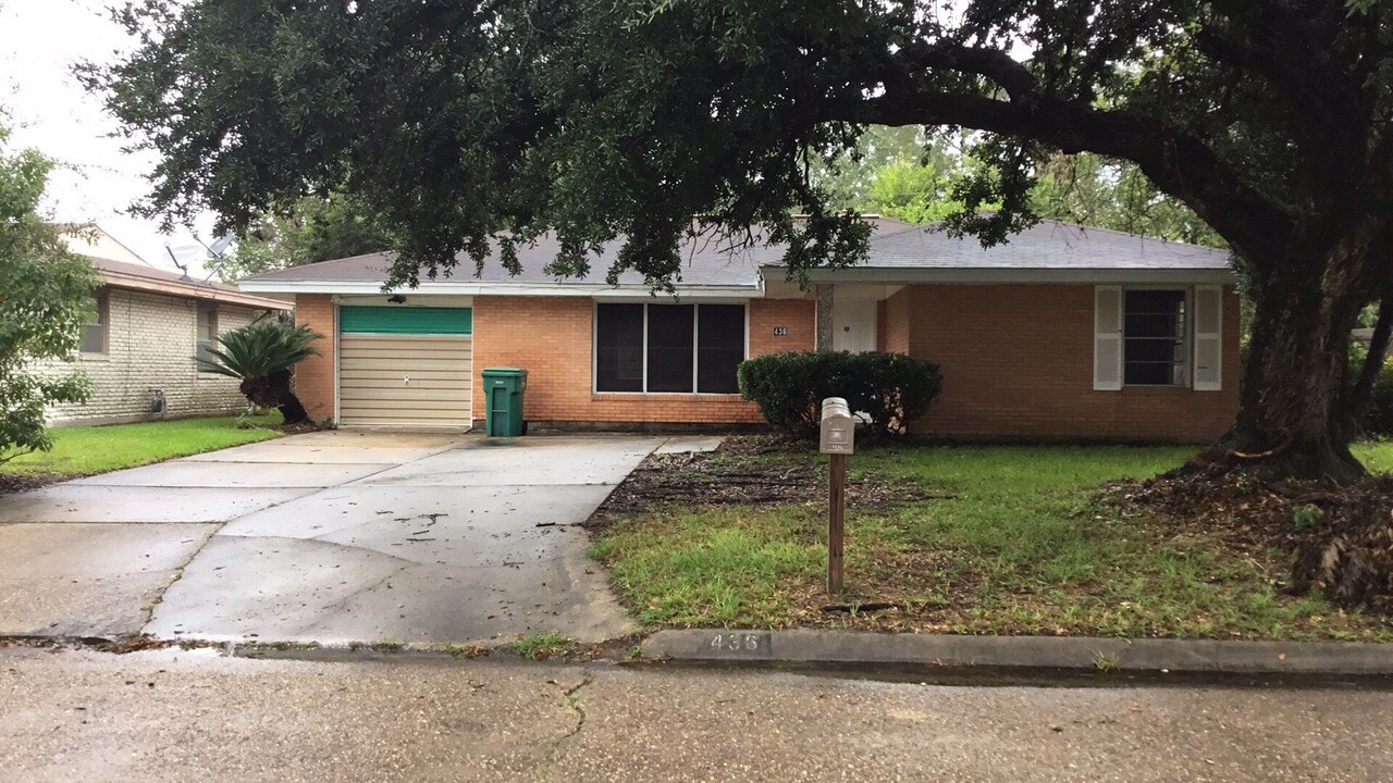 436 Gardenia Ave in Orange, TX - Building Photo