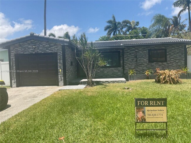 1443 Harding St in Hollywood, FL - Building Photo - Building Photo
