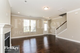 8745 Aspinwall Dr in Charlotte, NC - Foto de edificio - Building Photo