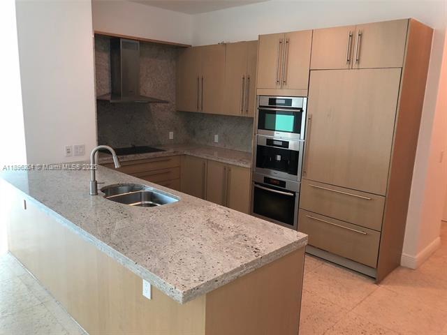 property at 900 Brickell Key Dr