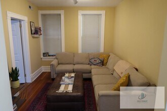 1311 N Bosworth Ave, Unit 2M in Chicago, IL - Foto de edificio - Building Photo