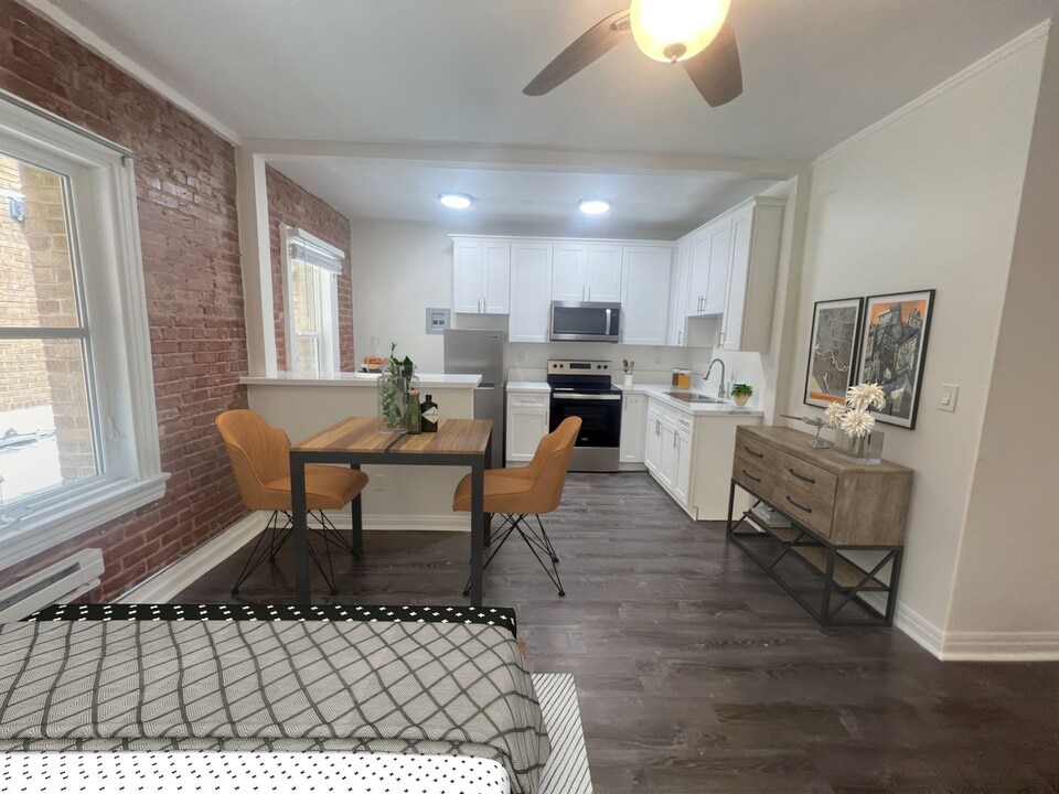 Flint 301 S Kenmore LLC in Los Angeles, CA - Building Photo