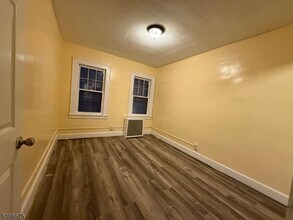 579 Leo St in Hillside, NJ - Building Photo - Building Photo