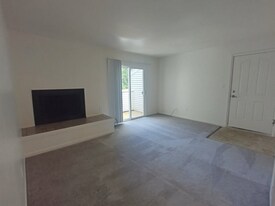 600 Reusens Rd in Lynchburg, VA - Building Photo