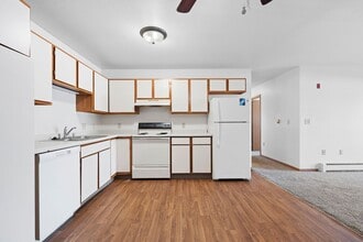 Stoneridge Apartments in Beaver Dam, WI - Foto de edificio - Building Photo