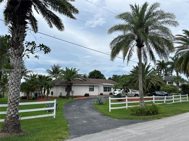 11781 NW 14th St in Plantation, FL - Building Photo - Building Photo