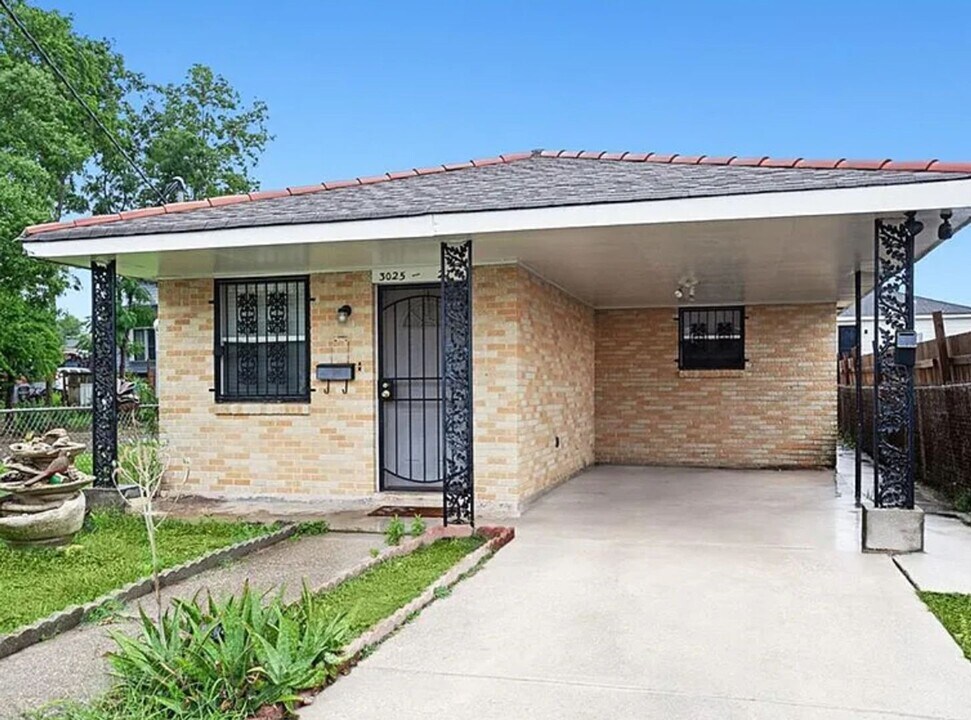 3025-3027 Laussat Pl in New Orleans, LA - Building Photo