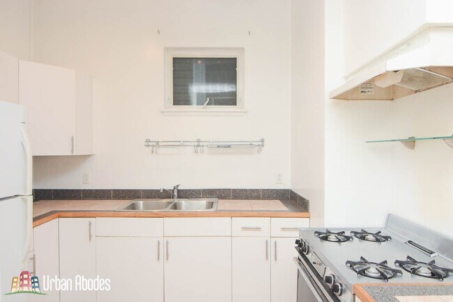 2432 W Moffat St in Chicago, IL - Building Photo - Building Photo