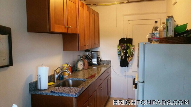 1615 Commonwealth Ave in Boston, MA - Building Photo - Building Photo