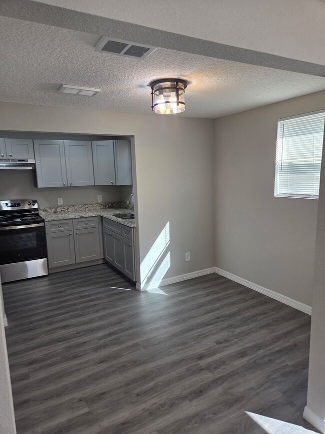 103 N Bowlan St in Jacksonville, FL - Building Photo - Building Photo