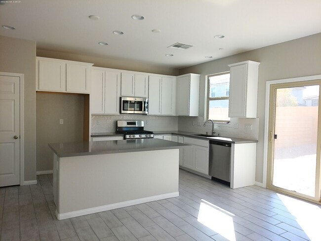 6607 Dove Pt Pl in Las Vegas, NV - Building Photo - Building Photo