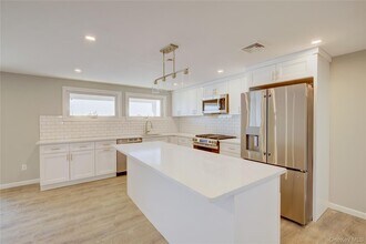 46 Kentucky St in Long Beach, NY - Building Photo - Building Photo