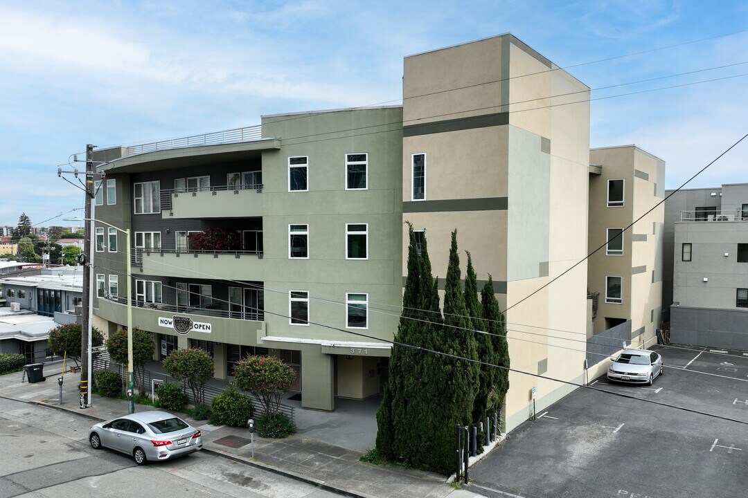 371 30th St in Oakland, CA - Building Photo