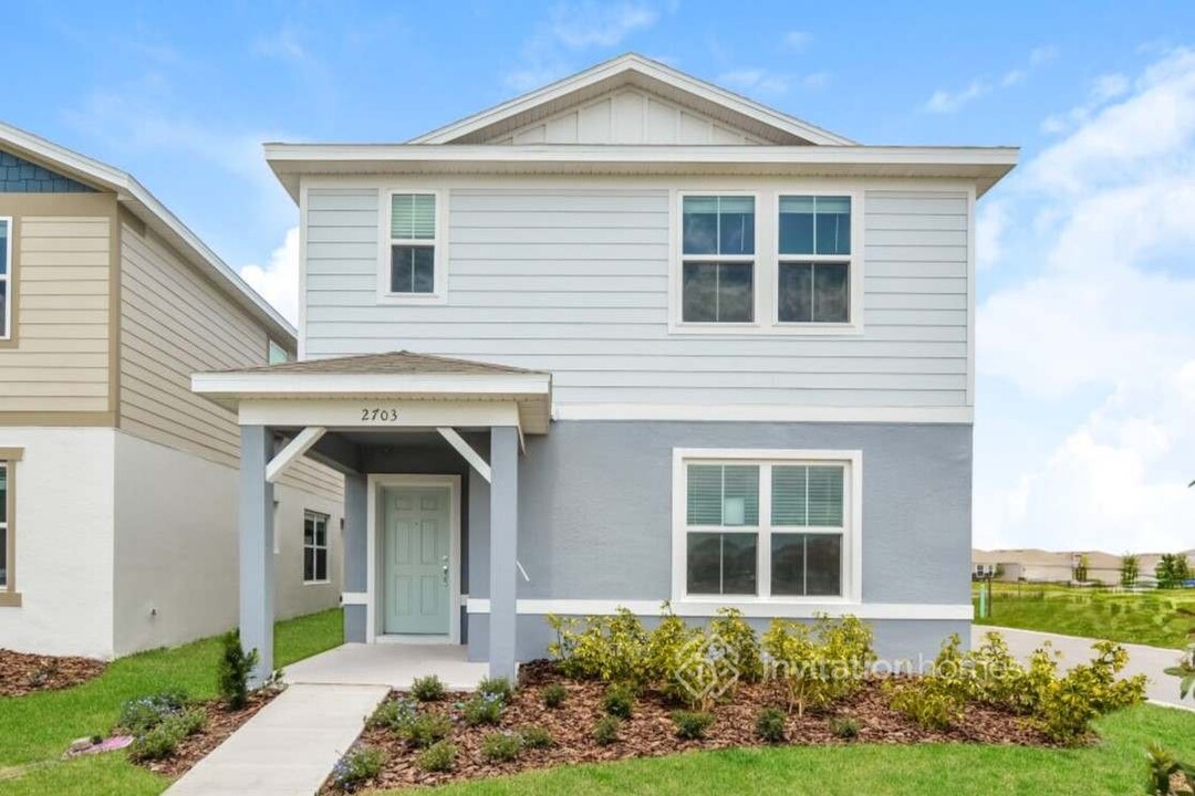 2703 Peace Of Mind Ave in Kissimmee, FL - Foto de edificio