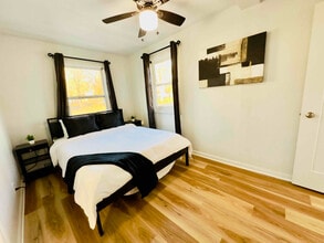 1316 Whiting St SW in Wyoming, MI - Foto de edificio - Building Photo