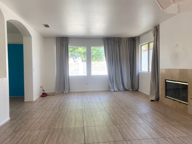 51945 Avenida Madero in La Quinta, CA - Building Photo - Building Photo