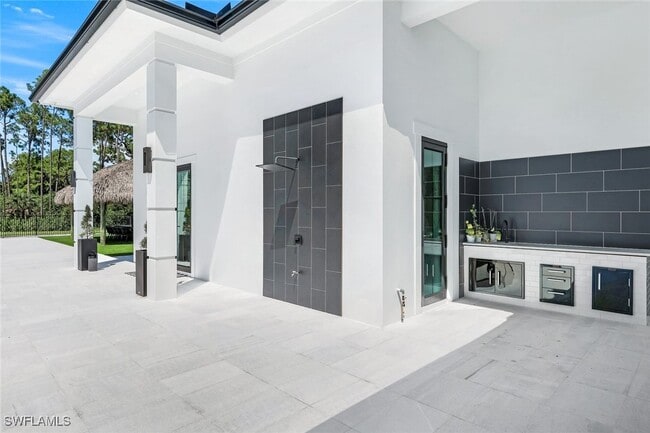 property at 6677 Hunters Rd