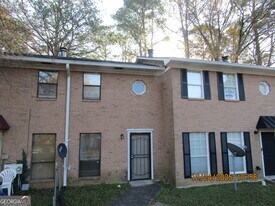 1121 Windgate Cir NW in Conyers, GA - Building Photo