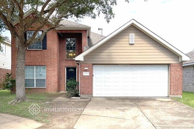 property at 16942 Hampton Glen Ct