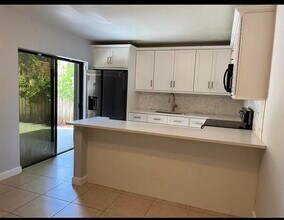 308 3rd Ln in Palm Beach Gardens, FL - Building Photo - Building Photo