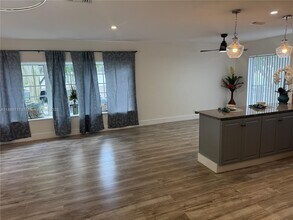 5209 NW 18th St in Lauderhill, FL - Building Photo - Building Photo