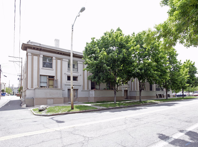 1210 E 16th Ave in Denver, CO - Foto de edificio - Building Photo