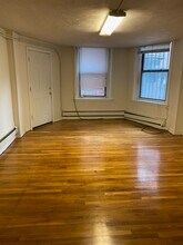 314 Commonwealth Ave, Unit B2 in Boston, MA - Foto de edificio - Building Photo