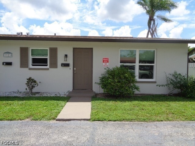 property at 3921 Del Prado Blvd S