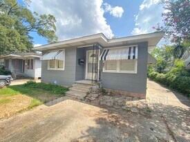 821 W Garfield St in Baton Rouge, LA - Building Photo