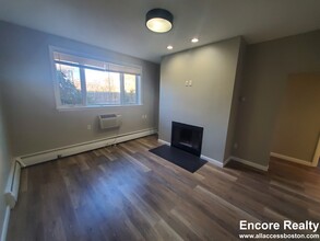 38 Evergreen St, Unit 2 Bed 1 Bath Very Clean in Boston, MA - Building Photo - Building Photo