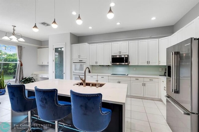 19084 Skyridge Cir in Boca Raton, FL - Foto de edificio - Building Photo