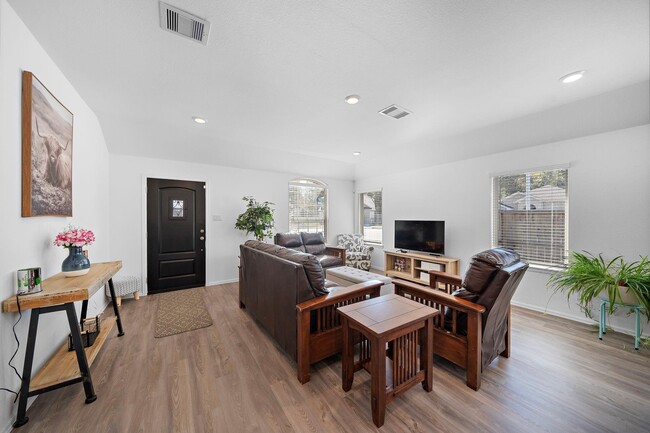 9303 Darby Knoll Wy in Houston, TX - Building Photo - Building Photo