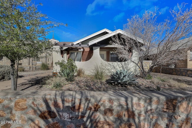 property at 2901 Grant Ave