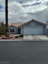 5036 St Annes Dr in Las Vegas, NV - Building Photo