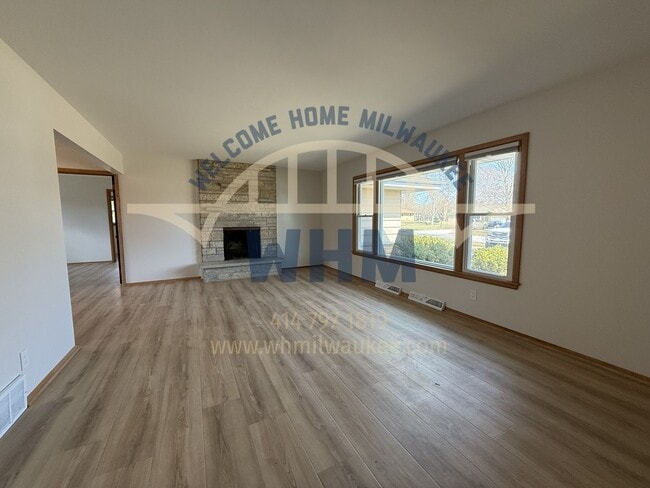 4325 N 142nd St in Brookfield, WI - Building Photo - Building Photo