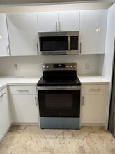 550 SW 137th Ave in Pembroke Pines, FL - Building Photo - Building Photo