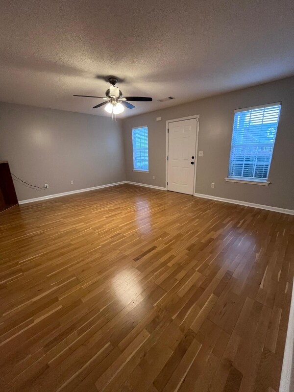 530 City Park Dr in Mcdonough, GA - Foto de edificio - Building Photo