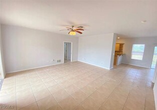 428 Chamonix Ave S in Lehigh Acres, FL - Building Photo - Building Photo