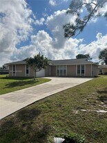 592 SW Todd Ave in Port St. Lucie, FL - Building Photo