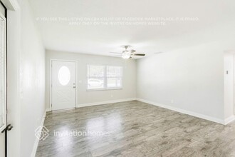 909 Skyview Dr in Brandon, FL - Building Photo - Building Photo