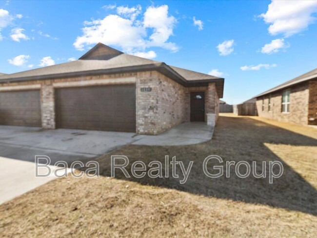 1835 Cypress Ln in El Reno, OK - Building Photo - Building Photo