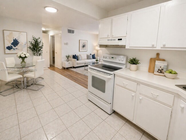 1747 Rodman St in Hollywood, FL - Foto de edificio - Building Photo