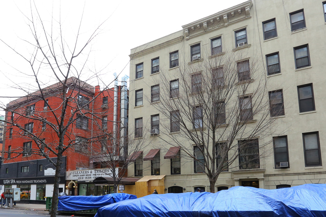 145 E 61st St in New York, NY - Foto de edificio